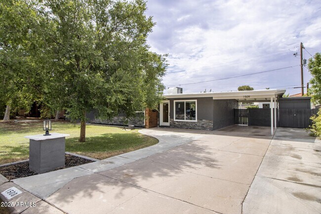 Foto del edificio - 1509 E Rancho Dr
