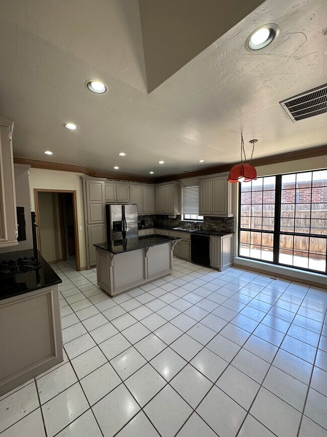 Building Photo - 6308 Bryant Ct