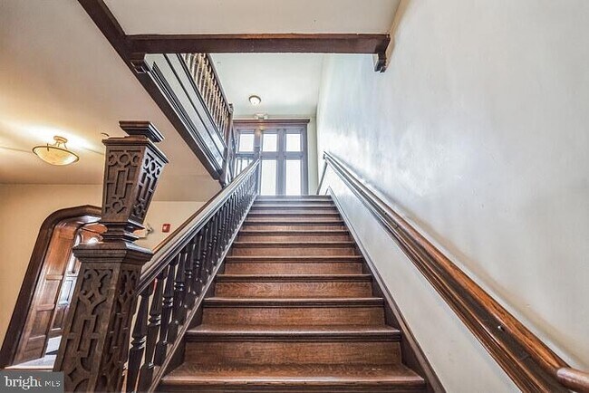 Foto del edificio - 7220 Ridge Ave