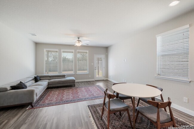 Building Photo - 130 Abbeydell