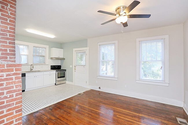 Foto del edificio - Renovated Single Family