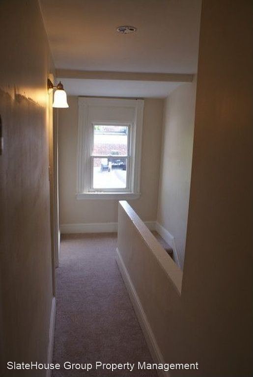Foto del edificio - 5 br, 1.5 bath House - 308 E New St (*SHG*)