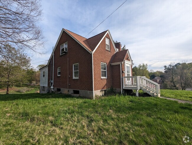 Building Photo - 119 Hammett Ave