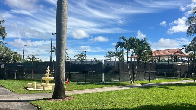 Foto del edificio - 4780 NW 102nd Ave