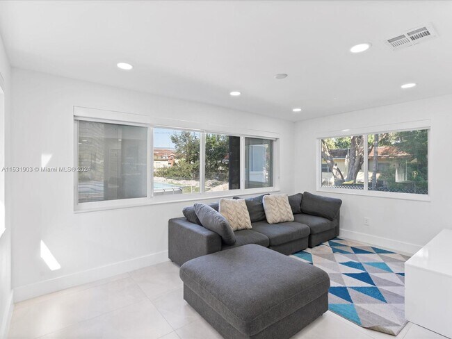 Foto del edificio - 4121 SW 54th Ct