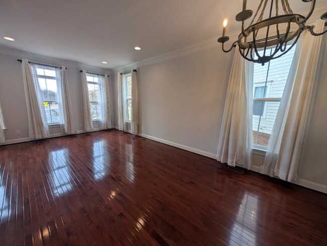 Building Photo - 9442 Canonbury Square