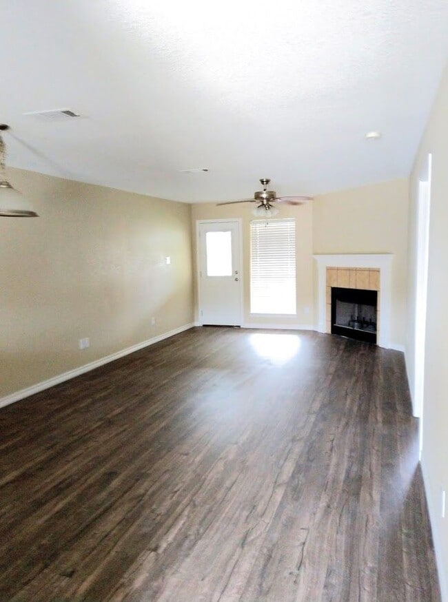 Building Photo - 1/1 in Groves PNGISD
