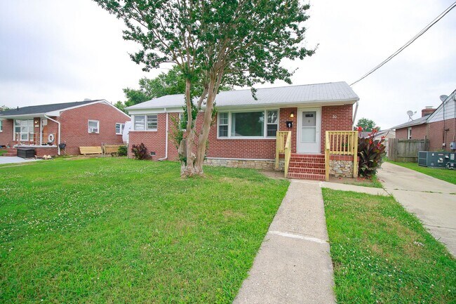 Foto del edificio - Hampton Home for Rent (3 bed/2 bath, 1,061...