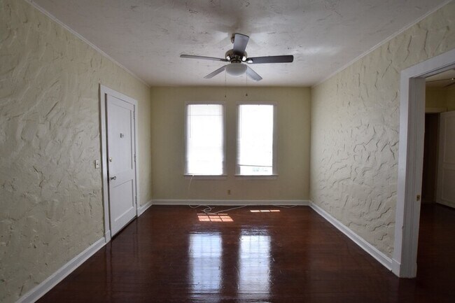 Foto del edificio - 410 E 14th St
