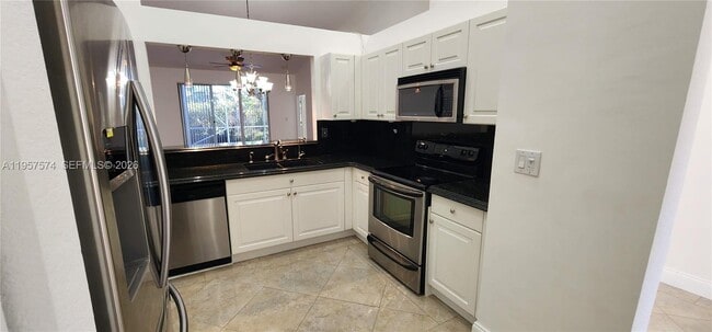 Foto del edificio - 7400 S Aragon Blvd