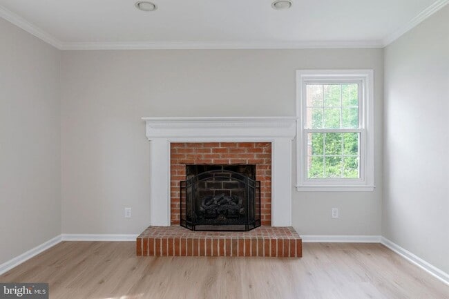 Building Photo - 561 Tiffany Ct