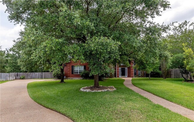 Foto del edificio - 4601 Valley Brook Circle Unit