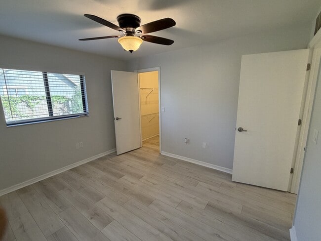 Building Photo - 8434 Cypress Lake Cir