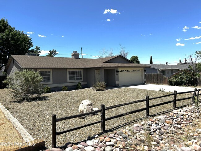 Building Photo - 3900 N Catherine Dr