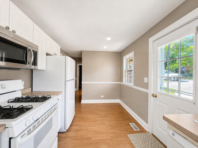 Building Photo - 21365 W Ridge Rd