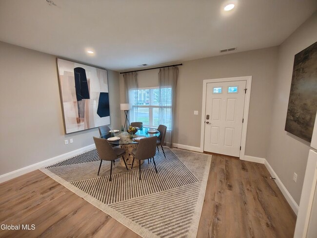 Building Photo - 3102 Zenith Ln