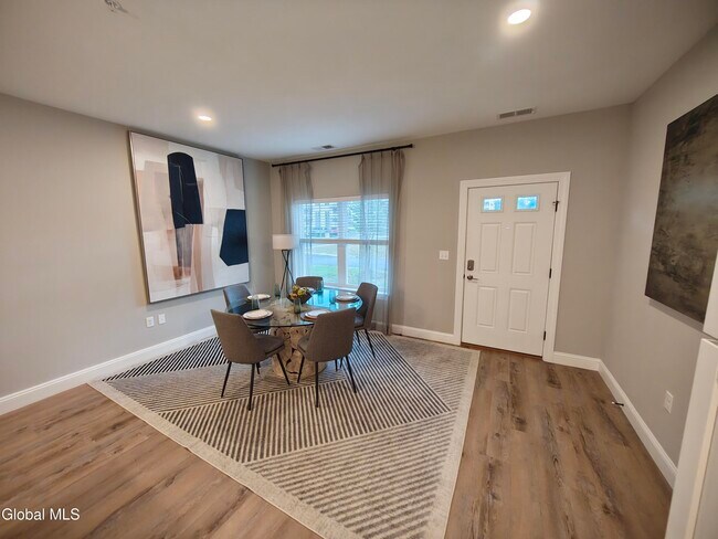 Foto del edificio - 3102 Zenith Ln