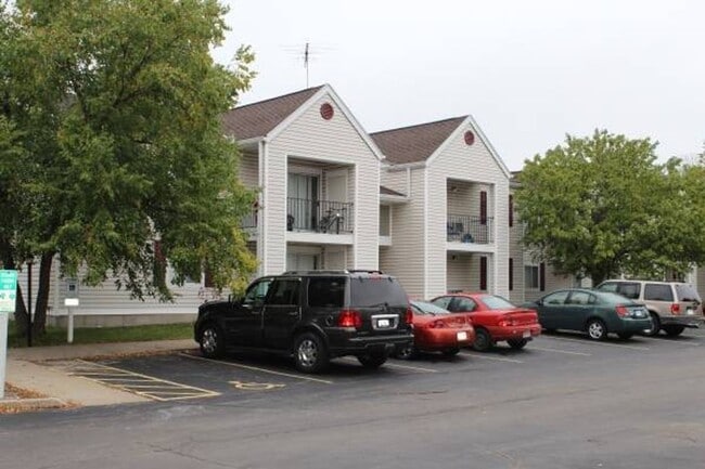 Building Photo - 3013 Chain Dr