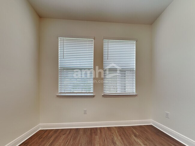 Foto del edificio - 6355 Emerald Hls Wy