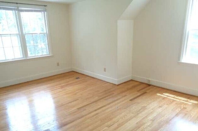 Foto del edificio - 3 Bedroom 2 Bath Duplex