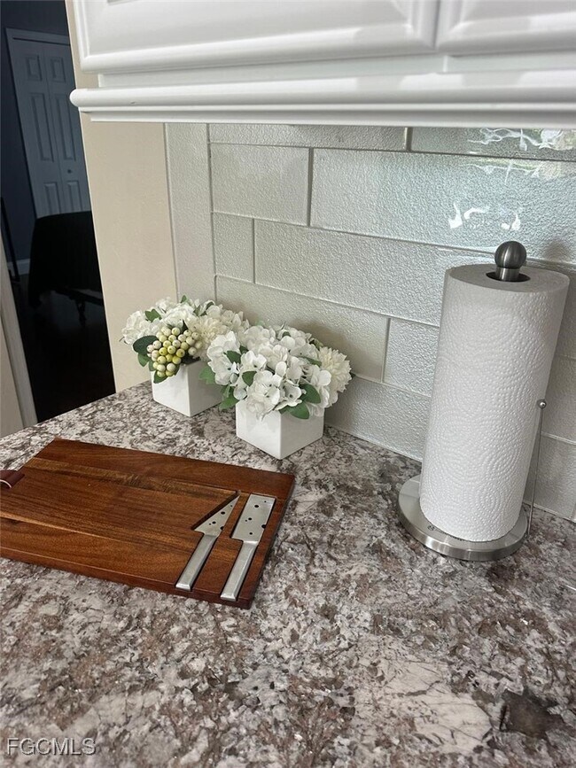 Foto del edificio - 8850 Creek Run Dr