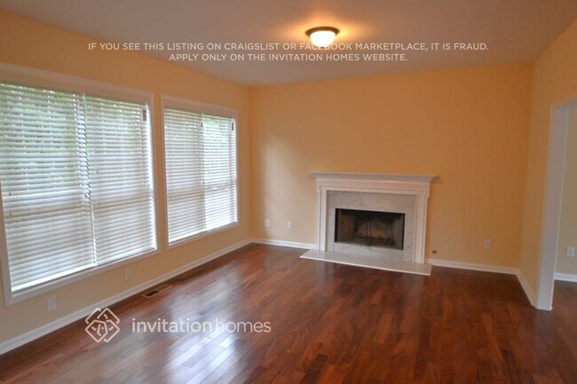 Foto del edificio - 5330 Holly Springs Dr