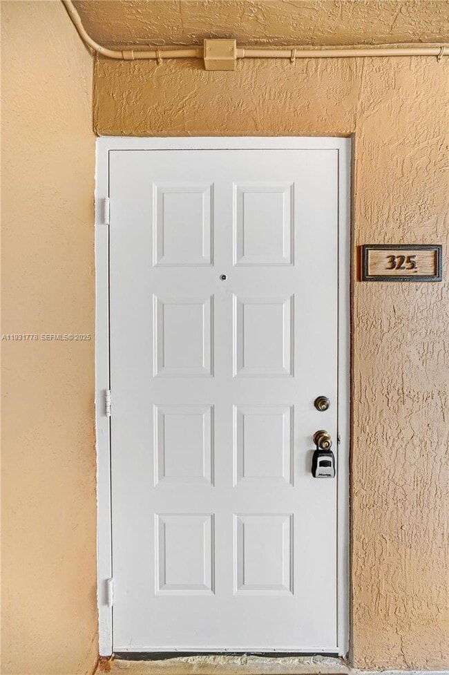 Building Photo - 9901 Westview Dr