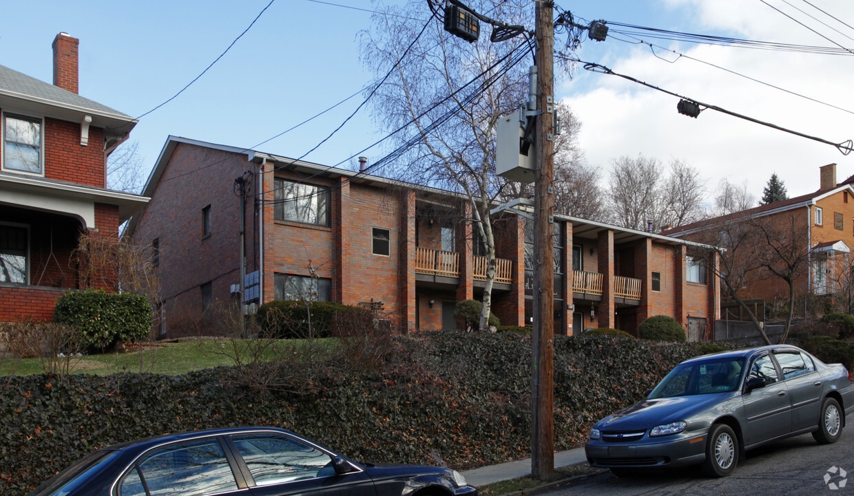 Building Photo - 129 Lloyd Ave