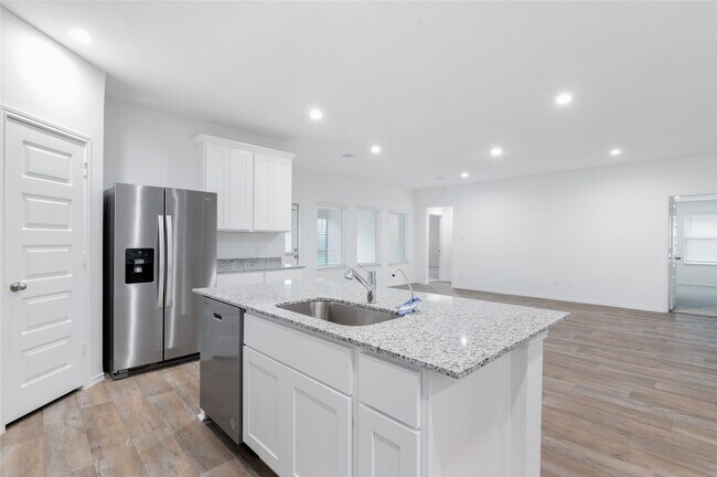 Foto del edificio - 7418 Elm Lndg Ln