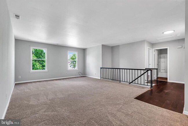 Foto del edificio - 5 Harrington Ln