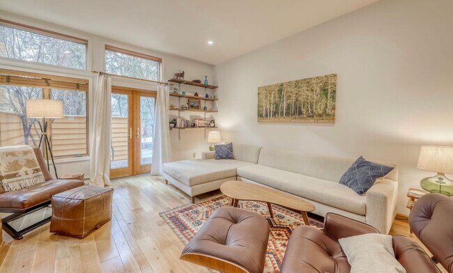 Foto del edificio - Seasonal McCloud Rental - All Ulitlies Inc...