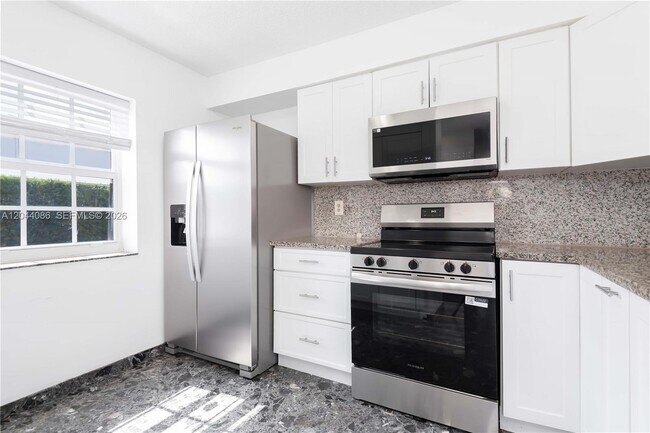 Foto del edificio - 9044 SW 148th Ct