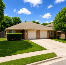Building Photo - 1312 Chips Dr