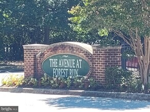 Building Photo - 2801 Forest Run Dr