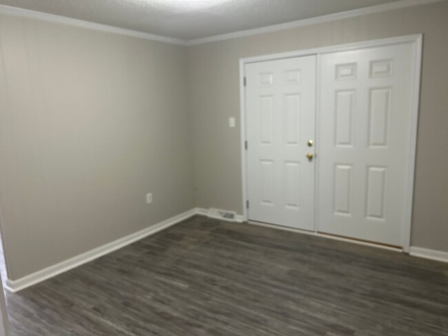 Foto del edificio - Newly renovated 412 Kingston Ave. Move in ...