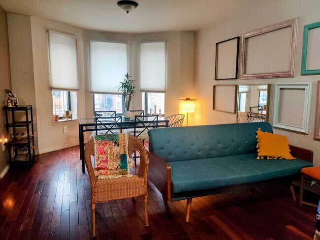 Foto del edificio - 23 Mount Hope Plz