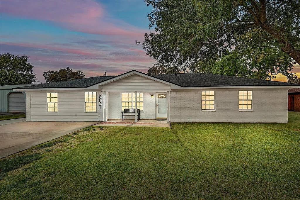 Primary Photo - 8031 Bayside Dr