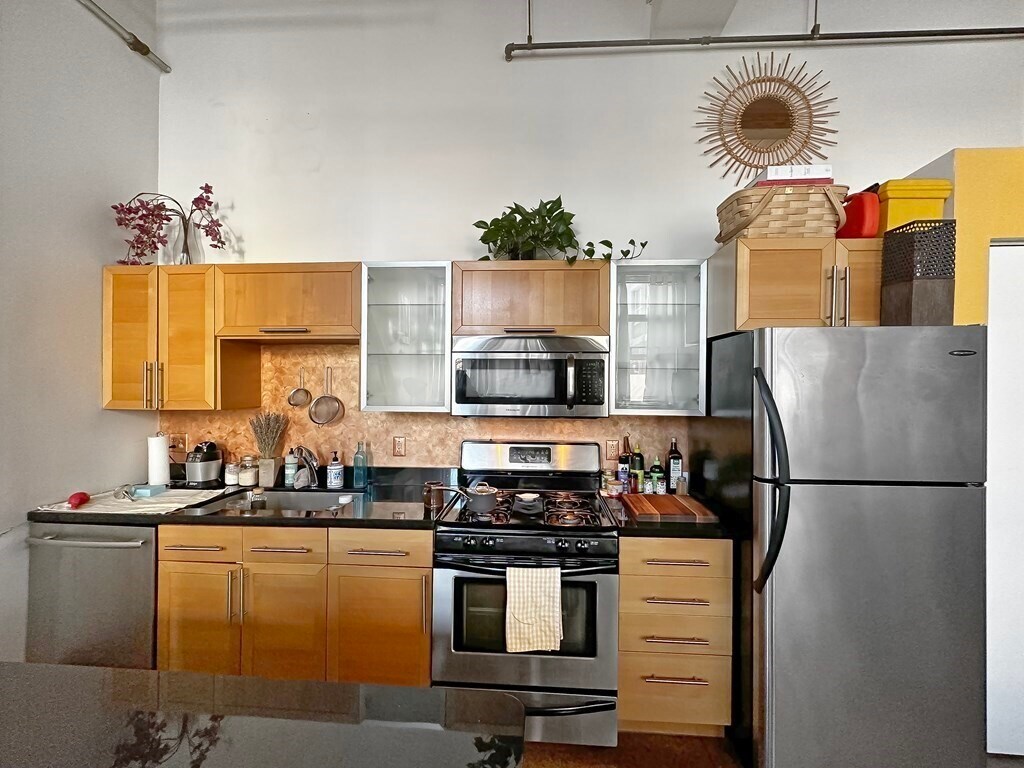 120 Holmes St Unit 105, Quincy, MA 02171 Condo for Rent in Quincy, MA