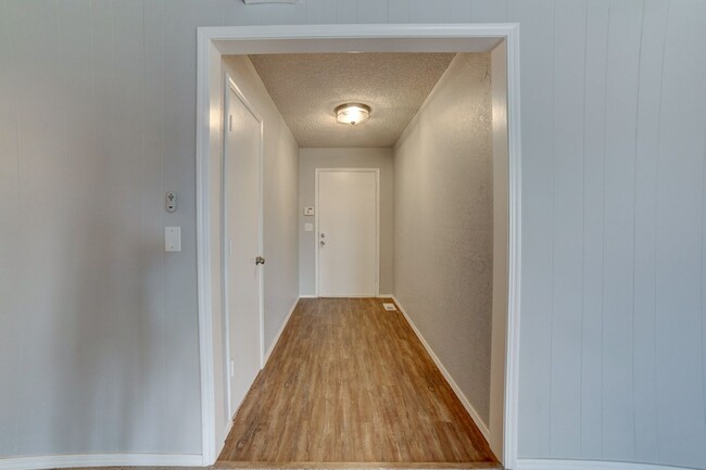 Foto del edificio - Charming Updated 3-Bedroom Home in South B...