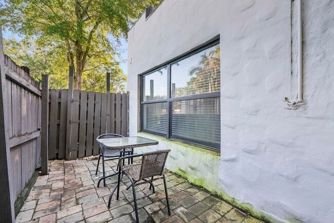 Photo - 551 SW 13th Ave Townhome