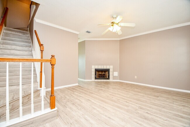 Foto del edificio - 2930 Grants Lake Blvd