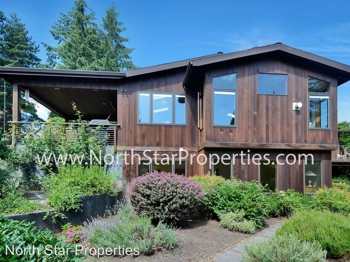 Primary Photo - 1064 Timberline Dr