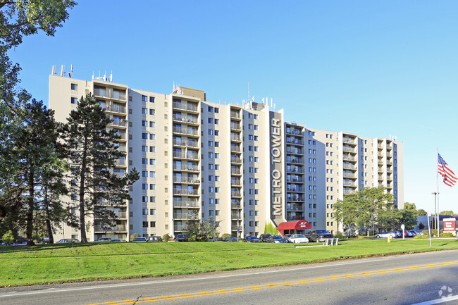 Building - Metro Tower Apartments