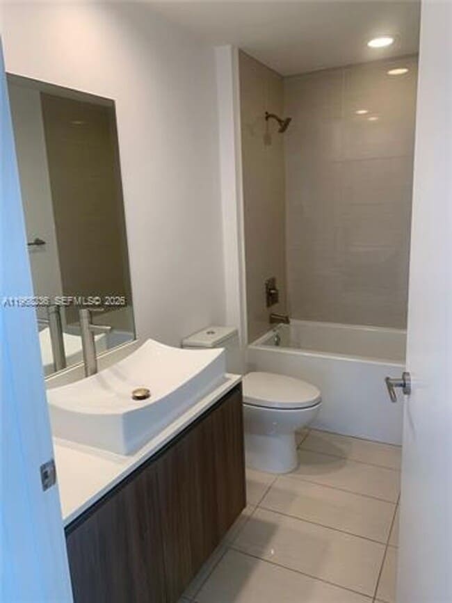 Building Photo - 201 SW 17th Rd