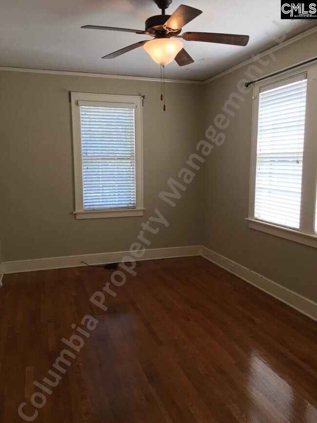 Building Photo - 3100 River Dr