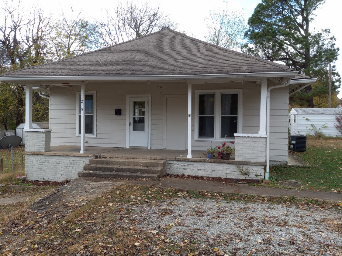 Primary Photo - 1215 N Thomasville Ave