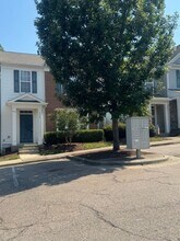 Building Photo - 409 Walnut Woods Dr