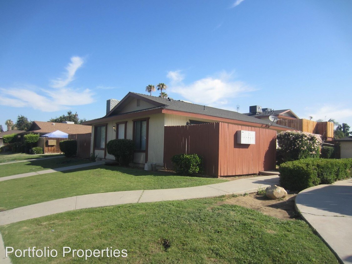 Primary Photo - 2816 N Half Moon Dr