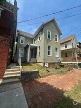 Building Photo - 608 Broadway