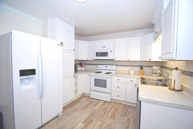 Kitchen - 7700 Coastal Hwy